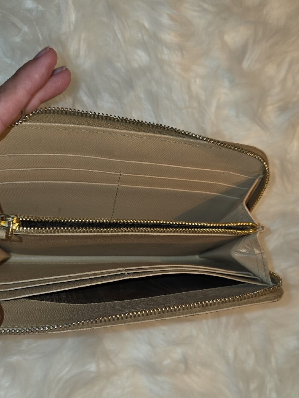 Prada Beige Saffiano Zip-Around Wallet with Gold Logo - Picture 3 of 10